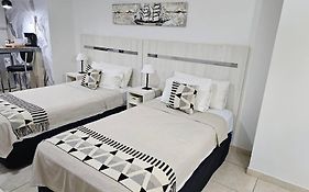 Diseño y confort Monoambiente a pasos del Río!